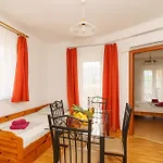 Kuca Orhidea Holiday home *