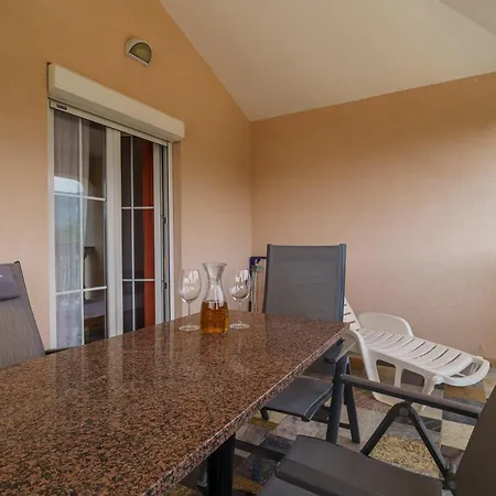 Holiday home Kuca Orhidea *