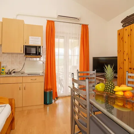 Holiday home Kuca Orhidea