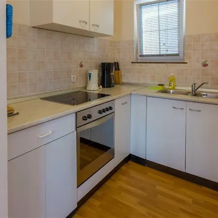 Holiday home Kuca Orhidea *